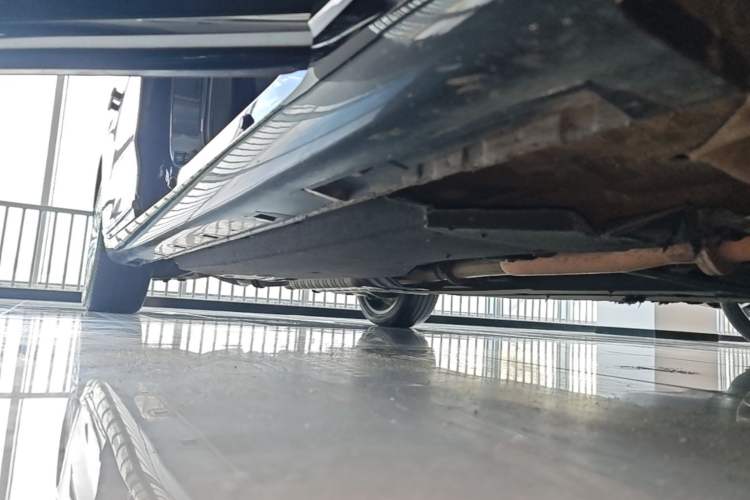 Used Hongqi H9 2020 2.0T Smart Connect Flagship Edition Right Side Sill