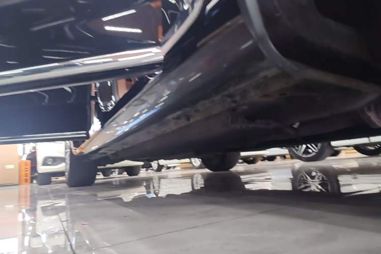 Used Hongqi H9 2020 2.0T Smart Connect Flagship Edition Right Side Sill