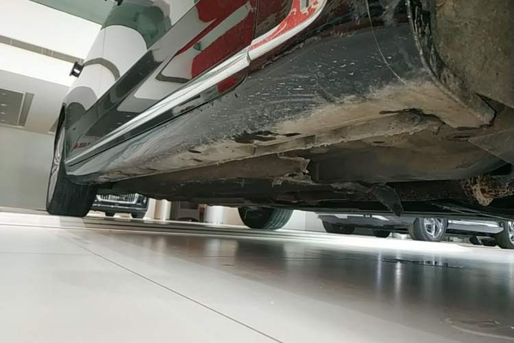 Used Hongqi H9 2020 2.0T Smart Connect Flagship Edition Right Side Sill
