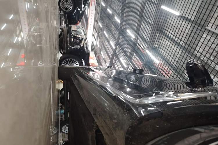 Used Hongqi H9 2020 2.0T Smart Connect Flagship Edition Right Side Sill