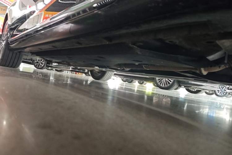 Used Hongqi H9 2020 2.0T Smart Connect Flagship Edition Right Side Sill