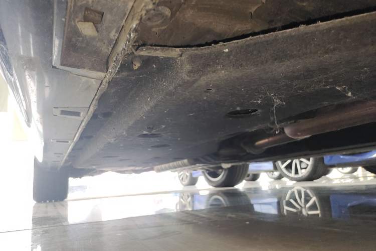 Used Hongqi H9 2020 2.0T Smart Connect Flagship Edition Right Side Sill