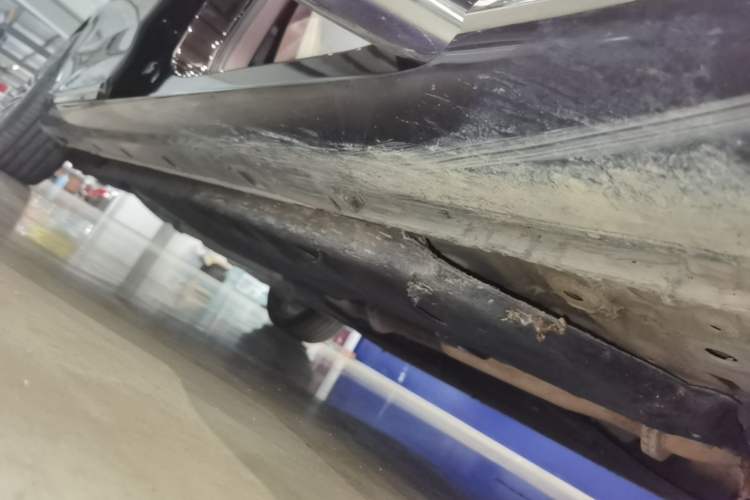 Used Hongqi H9 2020 2.0T Smart Connect Flagship Edition Right Side Sill