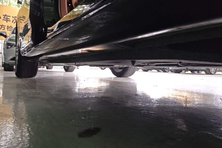 Used Hongqi H9 2020 2.0T Smart Connect Flagship Edition Right Side Sill