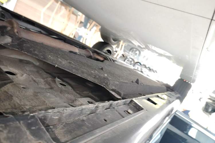 Used Hongqi H9 2020 2.0T Smart Connect Flagship Edition Right Side Sill