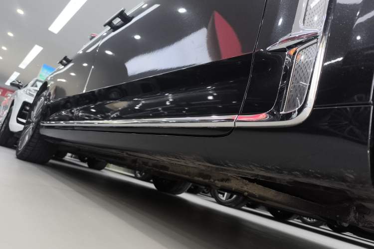 Used Hongqi H9 2020 2.0T Smart Connect Flagship Edition Right Side Sill