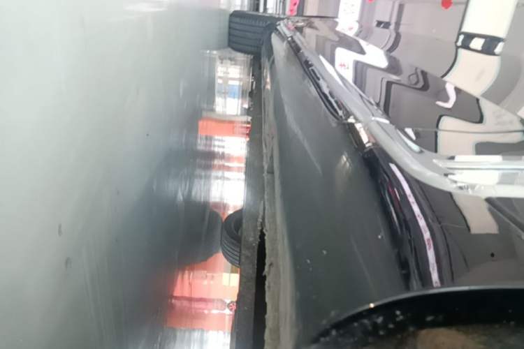 Used Hongqi H9 2020 2.0T Smart Connect Flagship Edition Right Side Sill