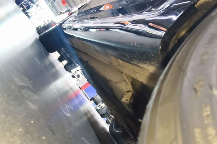 Used Hongqi H9 2020 2.0T Smart Connect Flagship Edition Right Side Sill