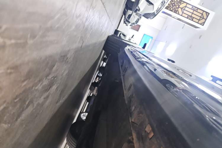 Used Hongqi H9 2020 2.0T Smart Connect Flagship Edition Right Side Sill
