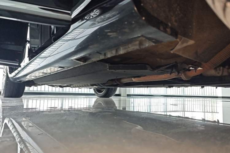 Used Hongqi H9 2020 2.0T Smart Connect Flagship Edition Right Side Sill
