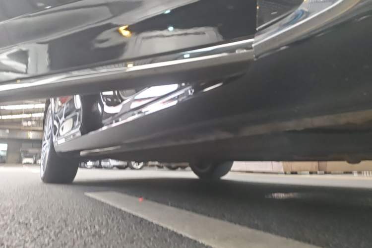 Used Hongqi H9 2020 3.0T Smart Connect Flagship Edition Right Side Sill