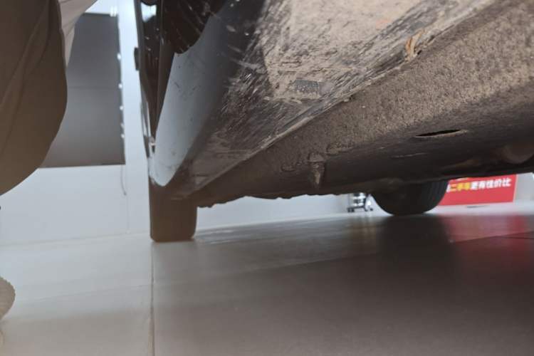 Used Hongqi H9 2020 2.0T Smart Connect Flagship Edition Right Side Sill