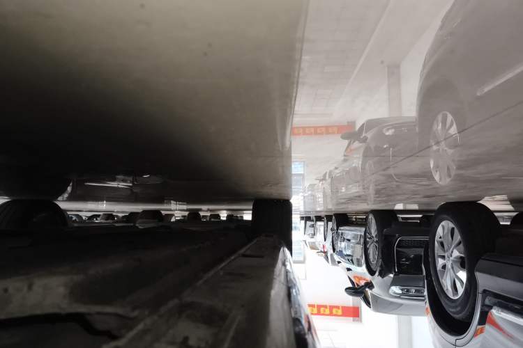 Used Hongqi H9 2020 2.0T Smart Connect Flagship Edition Right Side Sill