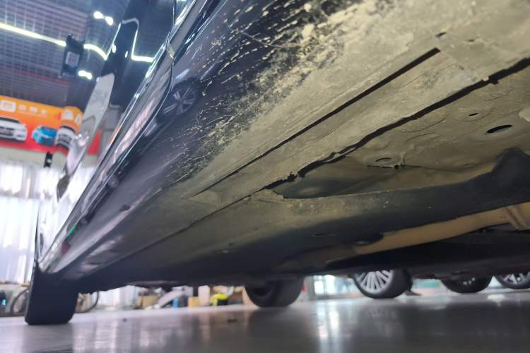 Used Hongqi H9 2020 2.0T Smart Connect Flagship Edition Right Side Sill