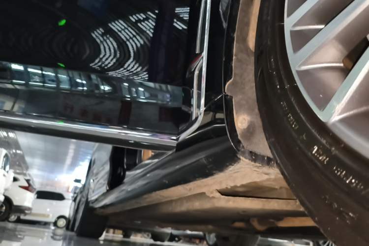 Used Hongqi H9 2020 Revised Version 2.0T Smart Connect Flagship Edition Right Side Sill