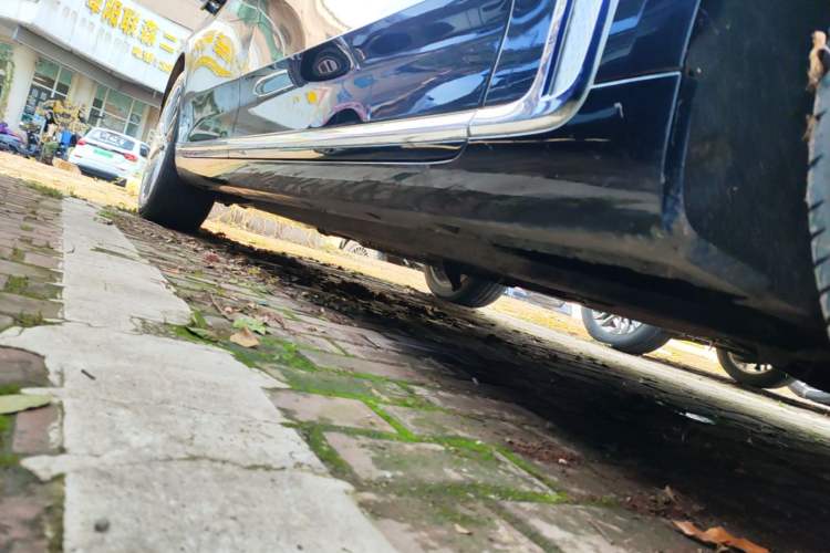 Used Hongqi H9 2020 2.0T Smart Connect Flagship Edition Right Side Sill