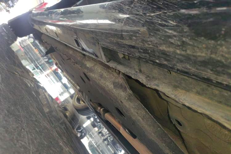 Used Hongqi H9 2020 2.0T Smart Connect Flagship Edition Right Side Sill