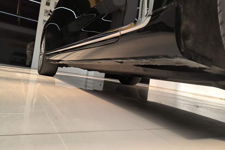 Used Hongqi H9 2020 2.0T Smart Connect Flagship Edition Right Side Sill