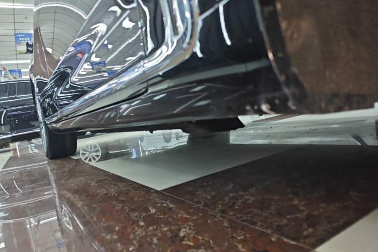 Used Hongqi H9 2020 2.0T Smart Connect Flagship Edition Right Side Sill