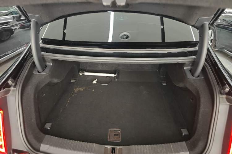 Used Hongqi H9 2020 2.0T Smart Connect Flagship Edition Trunk