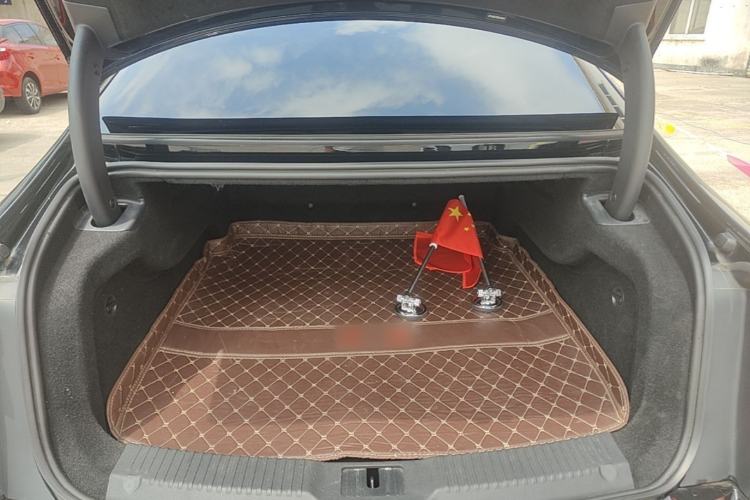 Used Hongqi H9 2020 2.0T Smart Connect Flagship Edition Trunk
