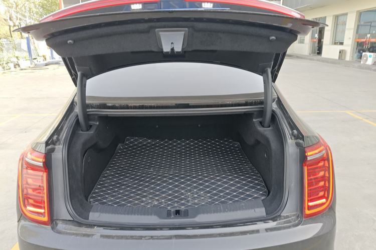 Used Hongqi H9 2020 2.0T Smart Connect Flagship Edition Trunk