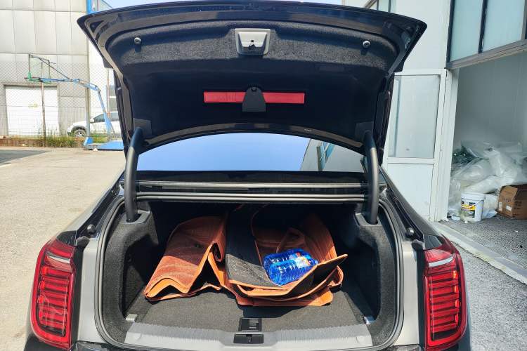 Used Hongqi H9 2020 2.0T Smart Connect Flagship Edition Trunk