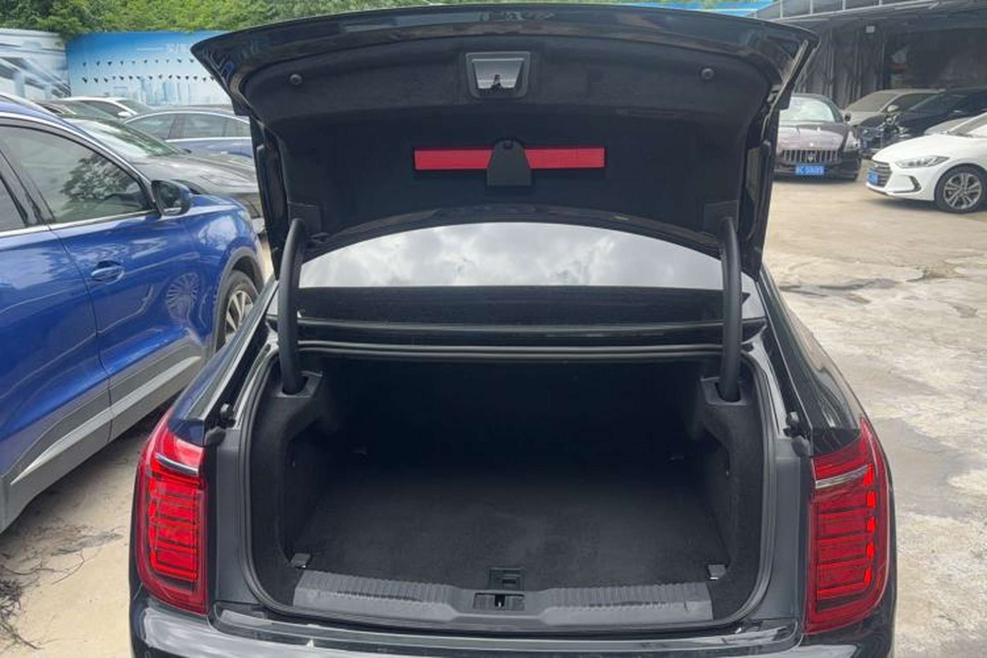 Used Hongqi H9 2020 2.0T Smart Connect Flagship Edition Trunk