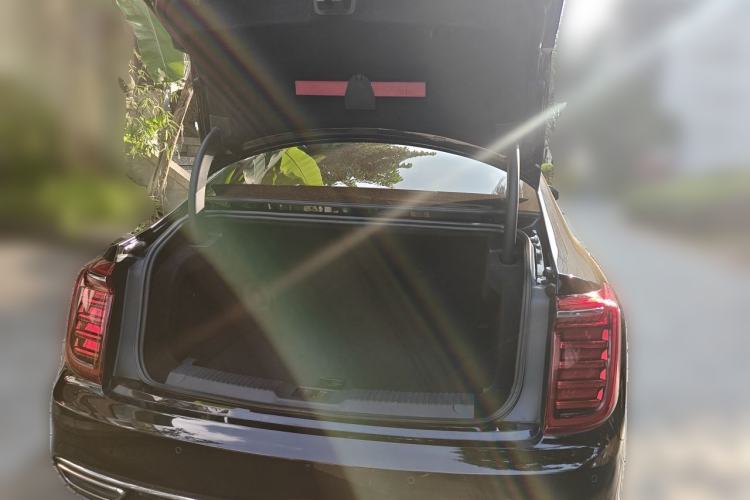 Used Hongqi H9 2020 2.0T Smart Connect Flagship Edition Trunk
