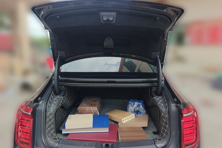 Used Hongqi H9 2020 2.0T Smart Connect Flagship Edition Trunk