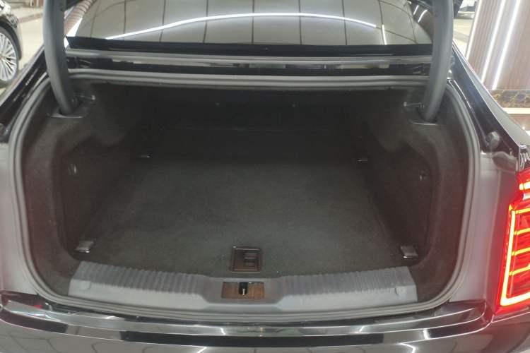 Used Hongqi H9 2020 2.0T Smart Connect Flagship Edition Trunk