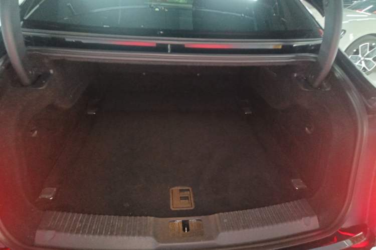 Used Hongqi H9 2020 2.0T Smart Connect Flagship Edition Trunk