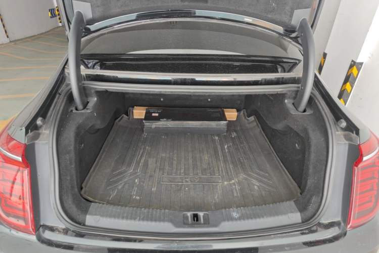 Used Hongqi H9 2020 2.0T Smart Connect Flagship Edition Trunk