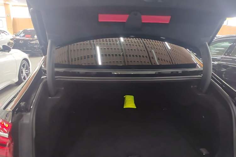 Used Hongqi H9 2020 2.0T Smart Connect Flagship Edition Trunk
