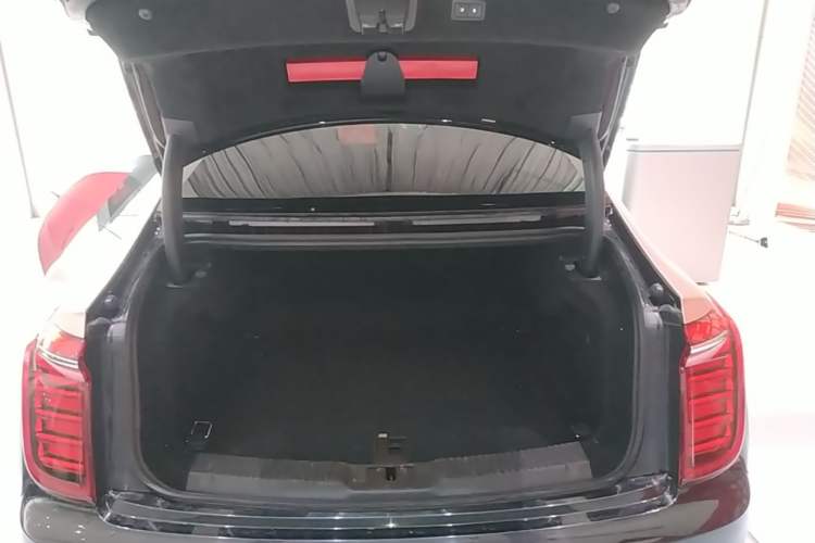 Used Hongqi H9 2020 2.0T Smart Connect Flagship Edition Trunk