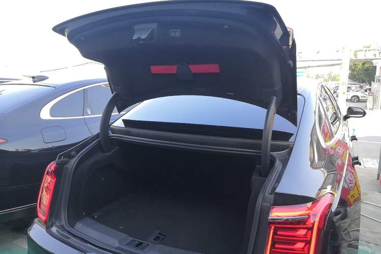 Used Hongqi H9 2020 2.0T Smart Connect Flagship Edition Trunk