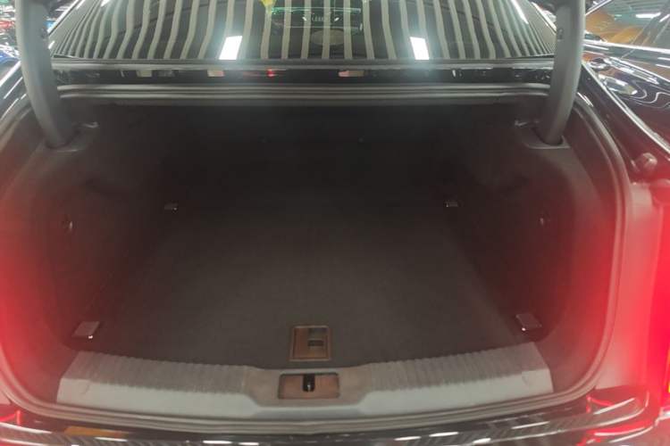 Used Hongqi H9 2020 2.0T Smart Connect Flagship Edition Trunk