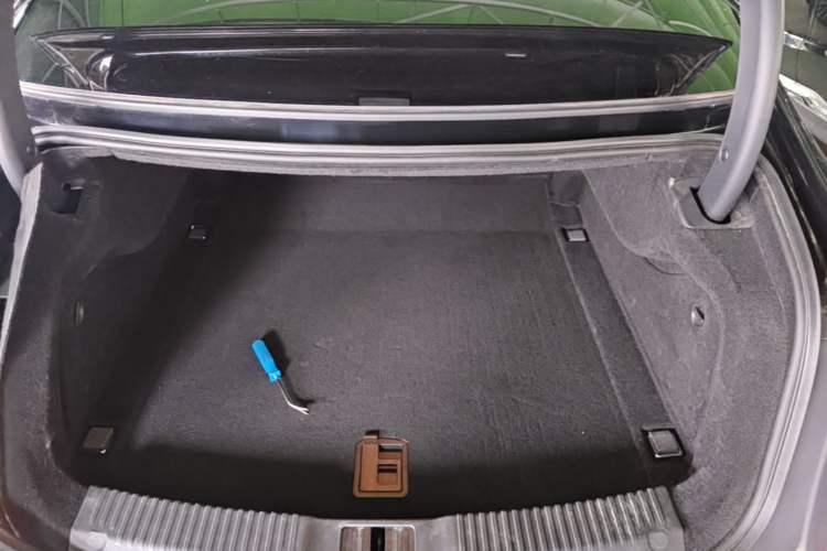 Used Hongqi H9 2020 2.0T Smart Connect Flagship Edition Trunk