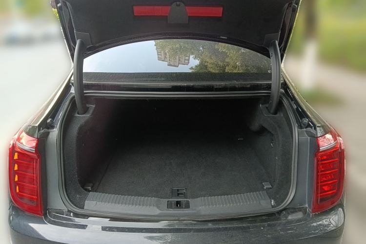 Used Hongqi H9 2020 Revised Version 2.0T Smart Connect Flagship Edition Trunk
