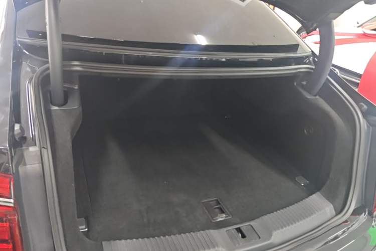 Used Hongqi H9 2020 2.0T Smart Connect Flagship Edition Trunk