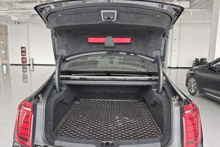 Used Hongqi H9 2020 2.0T Smart Connect Flagship Edition Trunk