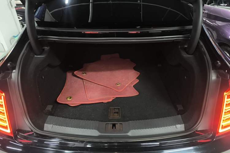 Used Hongqi H9 2020 2.0T Smart Connect Flagship Edition Trunk