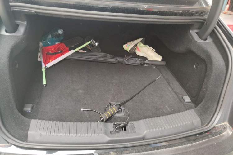 Used Hongqi H9 2020 2.0T Smart Connect Flagship Edition Trunk