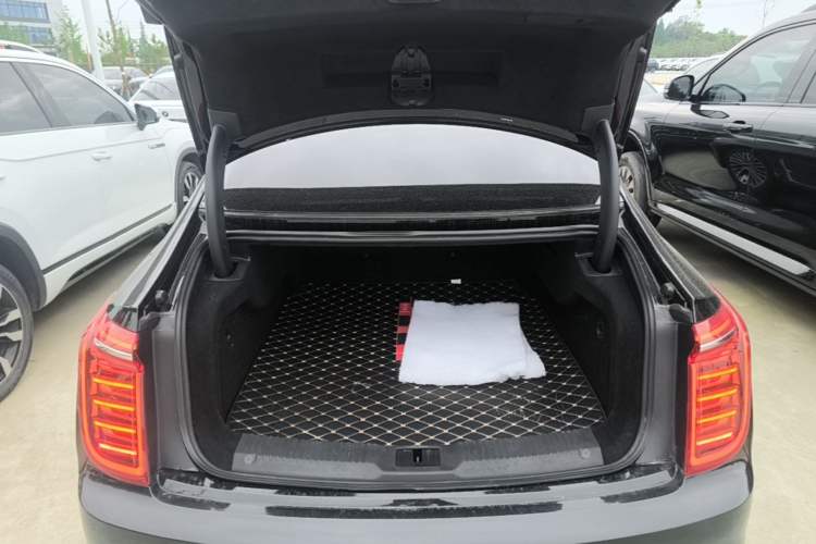 Used Hongqi H9 2020 2.0T Smart Connect Flagship Edition Trunk
