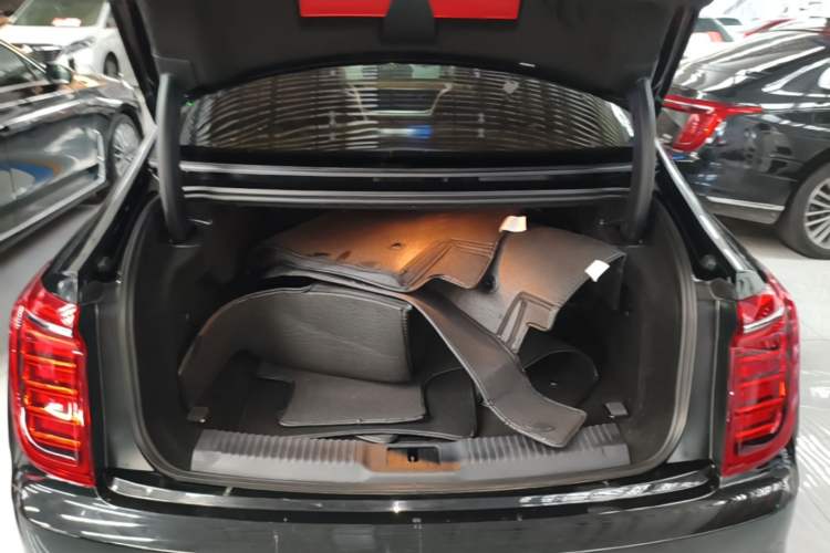 Used Hongqi H9 2020 Revised Version 2.0T Smart Connect Flagship Edition Trunk