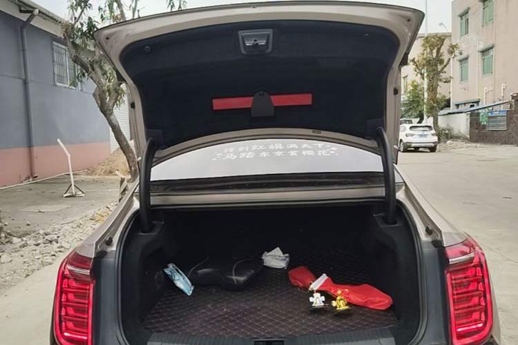 Used Hongqi H9 2020 2.0T Smart Connect Flagship Edition Trunk