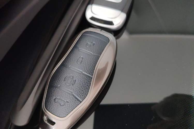 Used Hongqi H9 2020 2.0T Smart Connect Flagship Edition Vehicle Key
