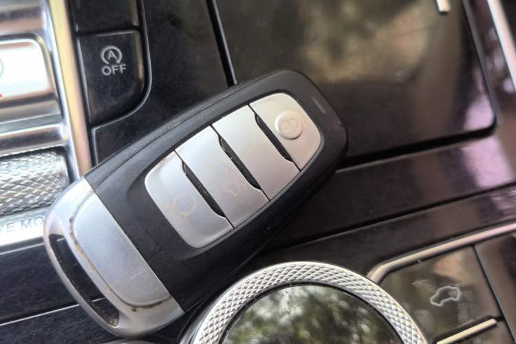 Used Hongqi H9 2020 2.0T Smart Connect Flagship Edition Vehicle Key