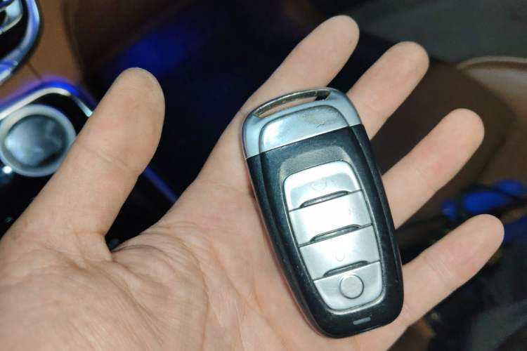 Used Hongqi H9 2020 3.0T Smart Connect Flagship Edition Vehicle Key