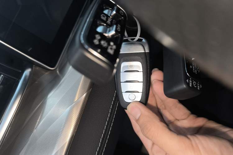 Used Hongqi H9 2020 2.0T Smart Connect Flagship Edition Vehicle Key